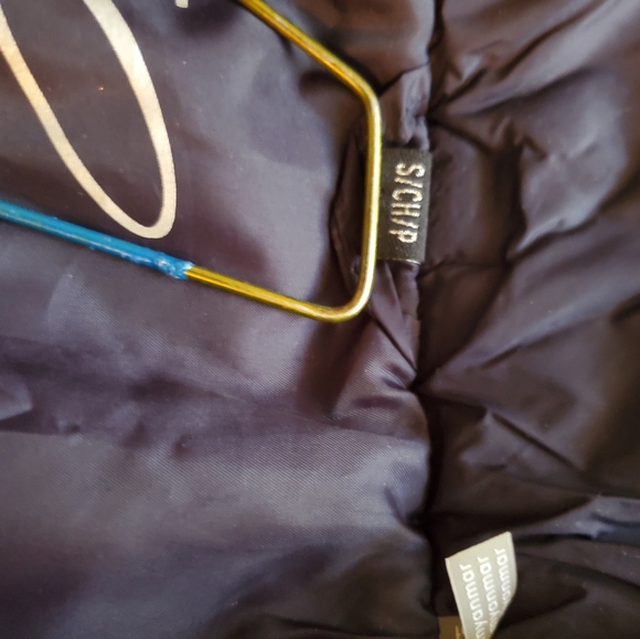 Vest - Picture 3 of 4